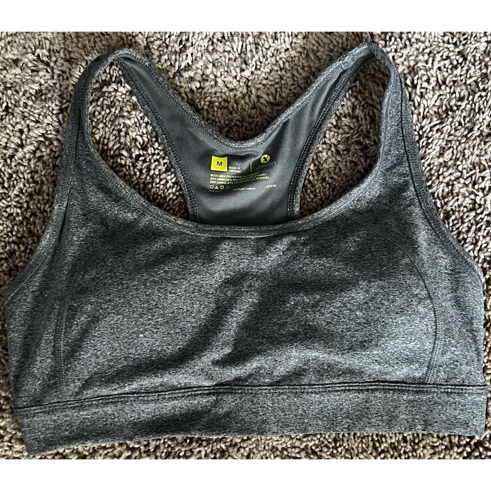 Wireless medium support sports bra